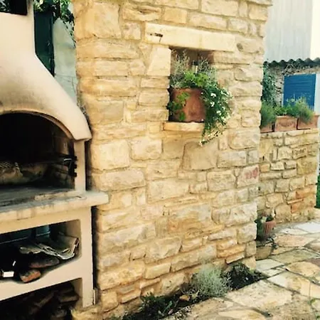 Modern In 90 M² Zambratija (Istria)